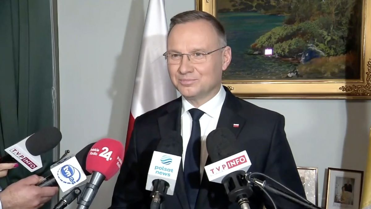 Spor polského prezidenta s vládou pokračuje. Duda udělil milost opozičním politikům